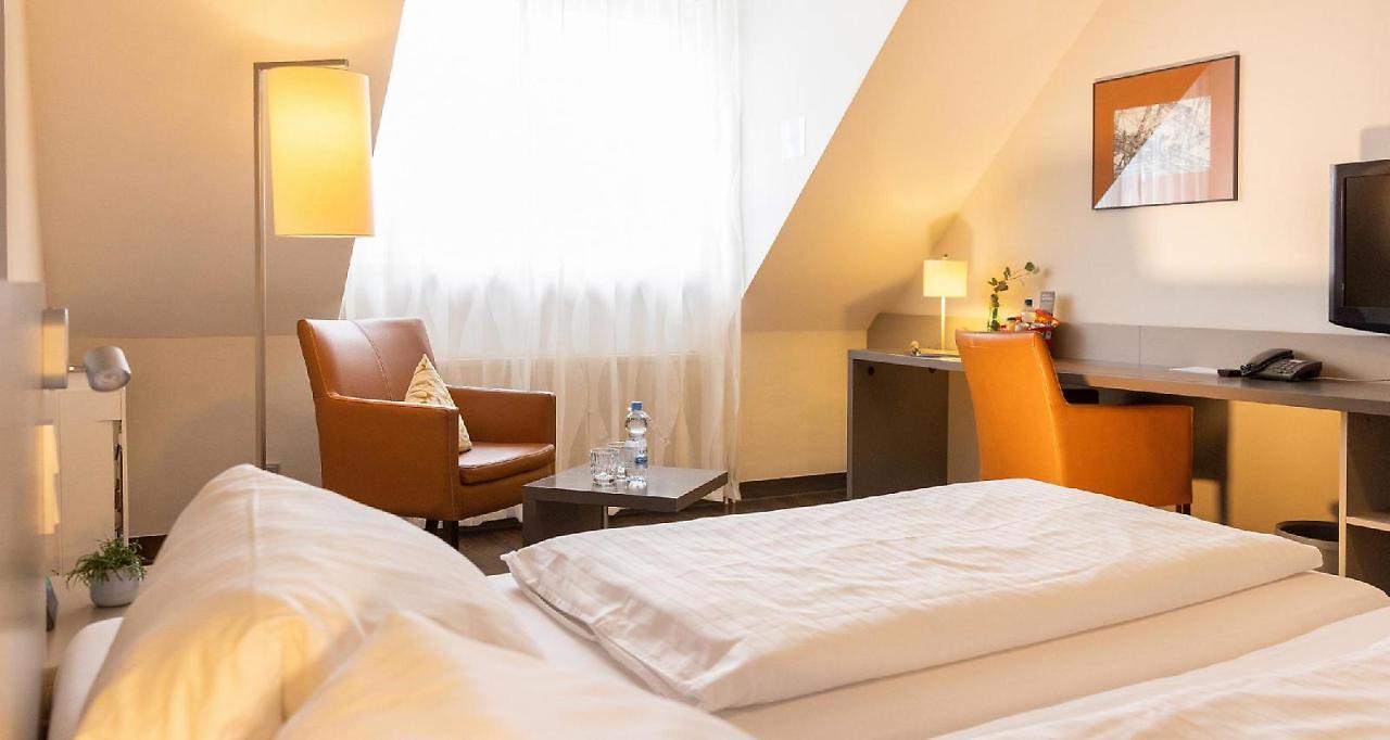 Hotel Traube Am See فريدريشسهافن المظهر الخارجي الصورة